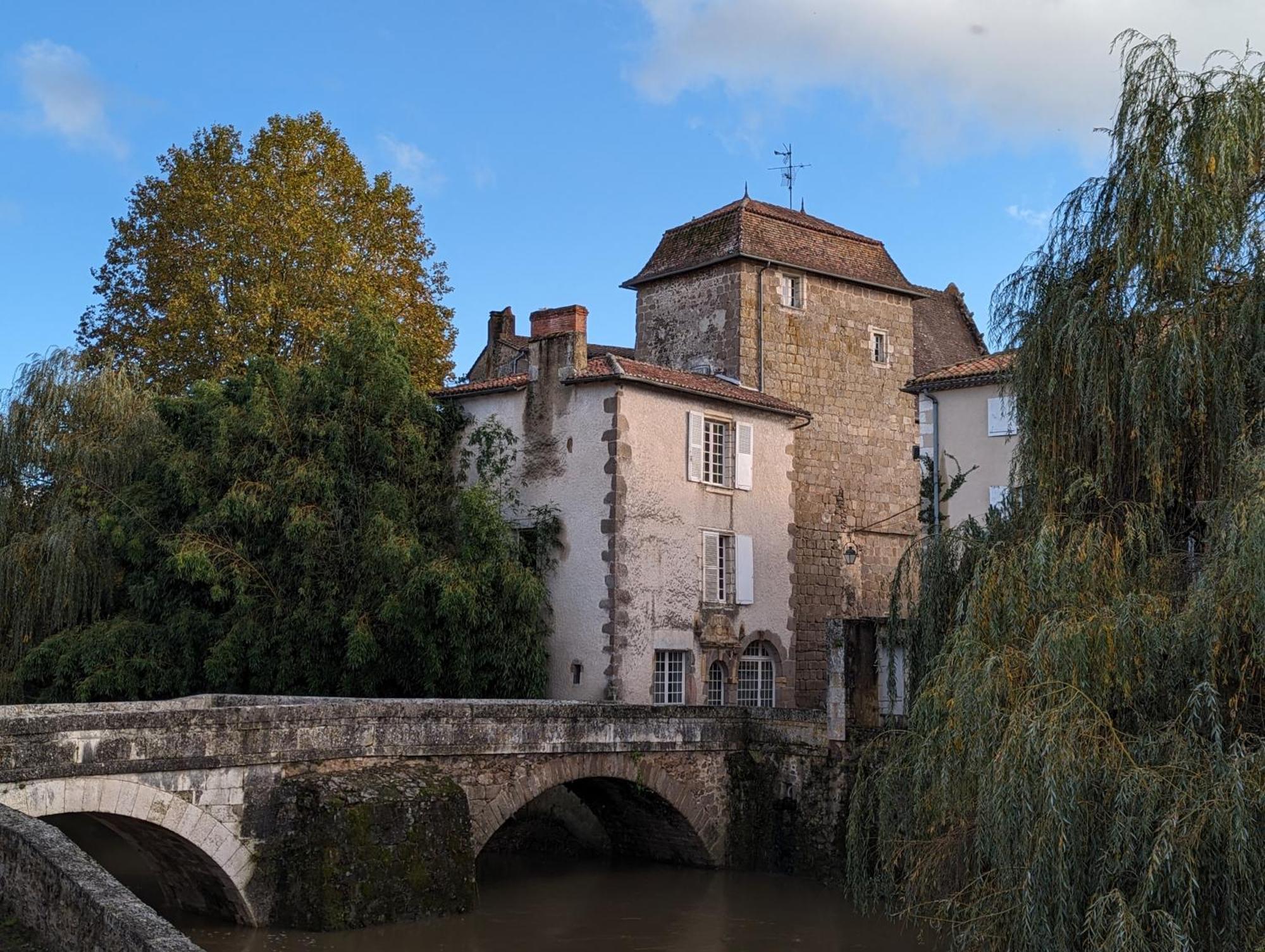 Bed and Breakfast Manoir Des Comtes Confolens Exteriér fotografie
